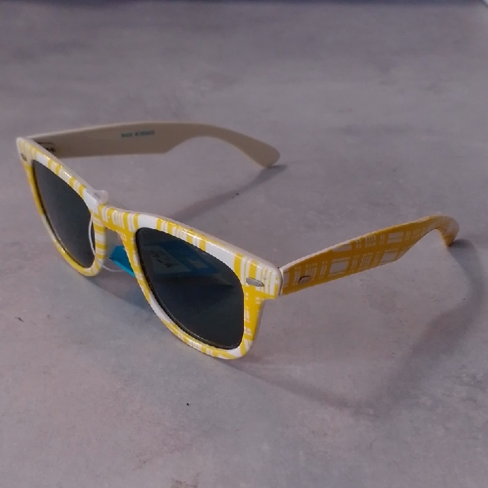 Vintage NWT 1990s Deadstock White/Yellow Riviera Hip-Hop Sunglasses – UV100